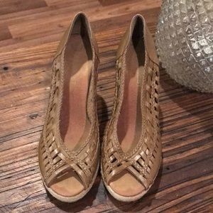 Nine West woven leather wedges 6.5